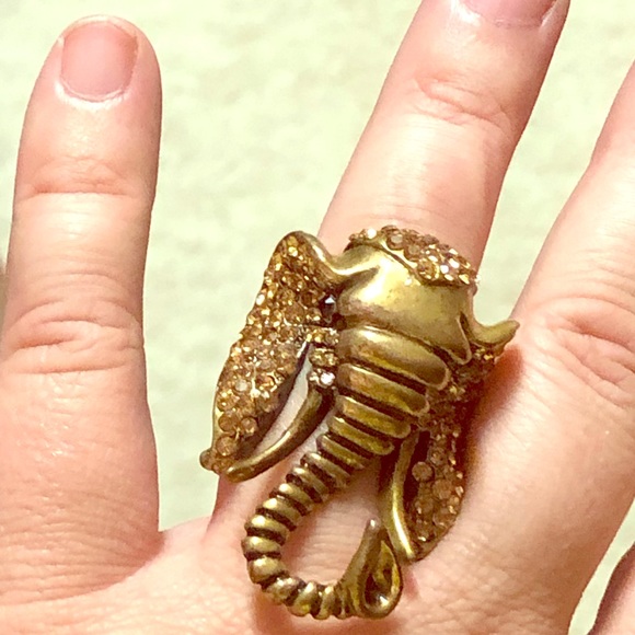 Jewelry - Elephant gold tone with rhinestones elastic ring. Jewelry - Elephant gold tone with rhinestones elastic ring.